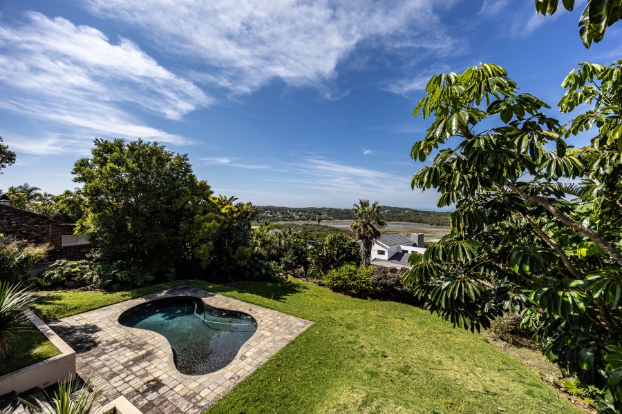 4 Bedroom Property for Sale in Beacon Bay Eastern Cape